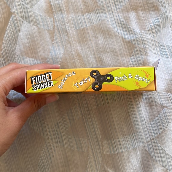 NWT Fidget Spinner - Picture 3 of 4